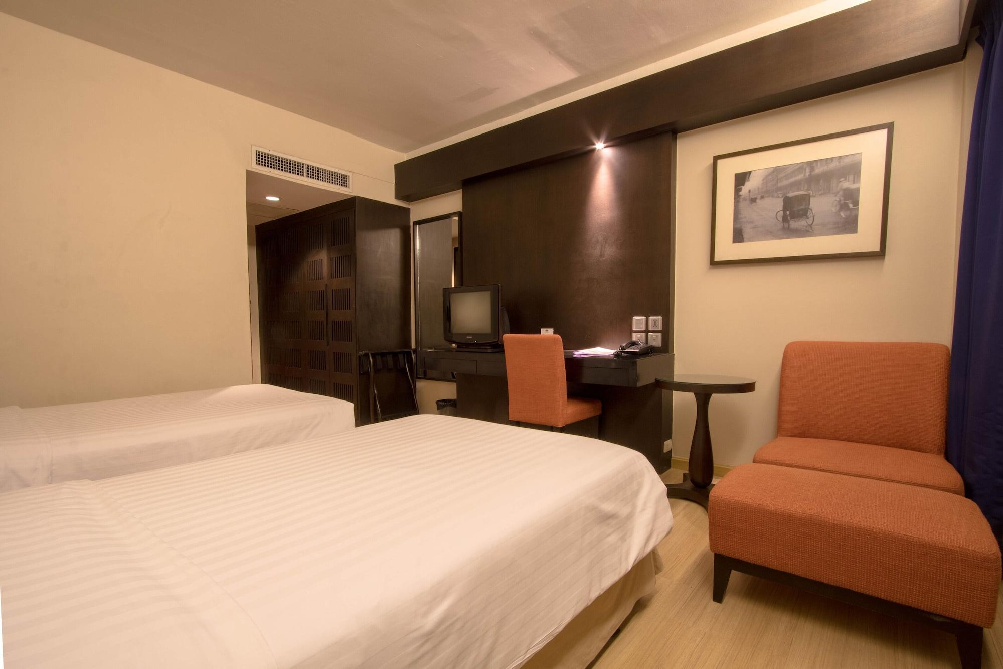 The Residence Rajtaevee Hotel Bangkok Exterior photo