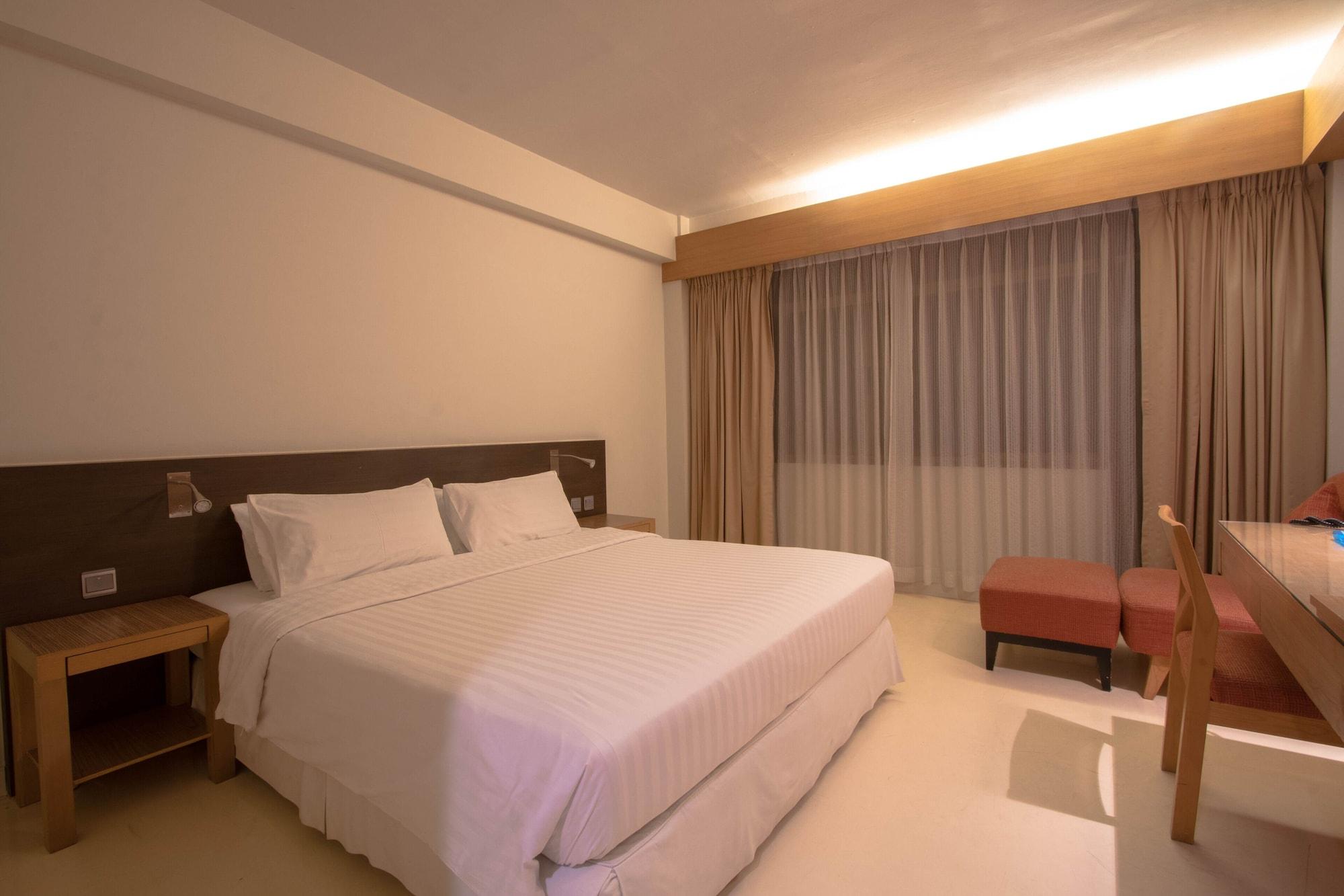 The Residence Rajtaevee Hotel Bangkok Exterior photo