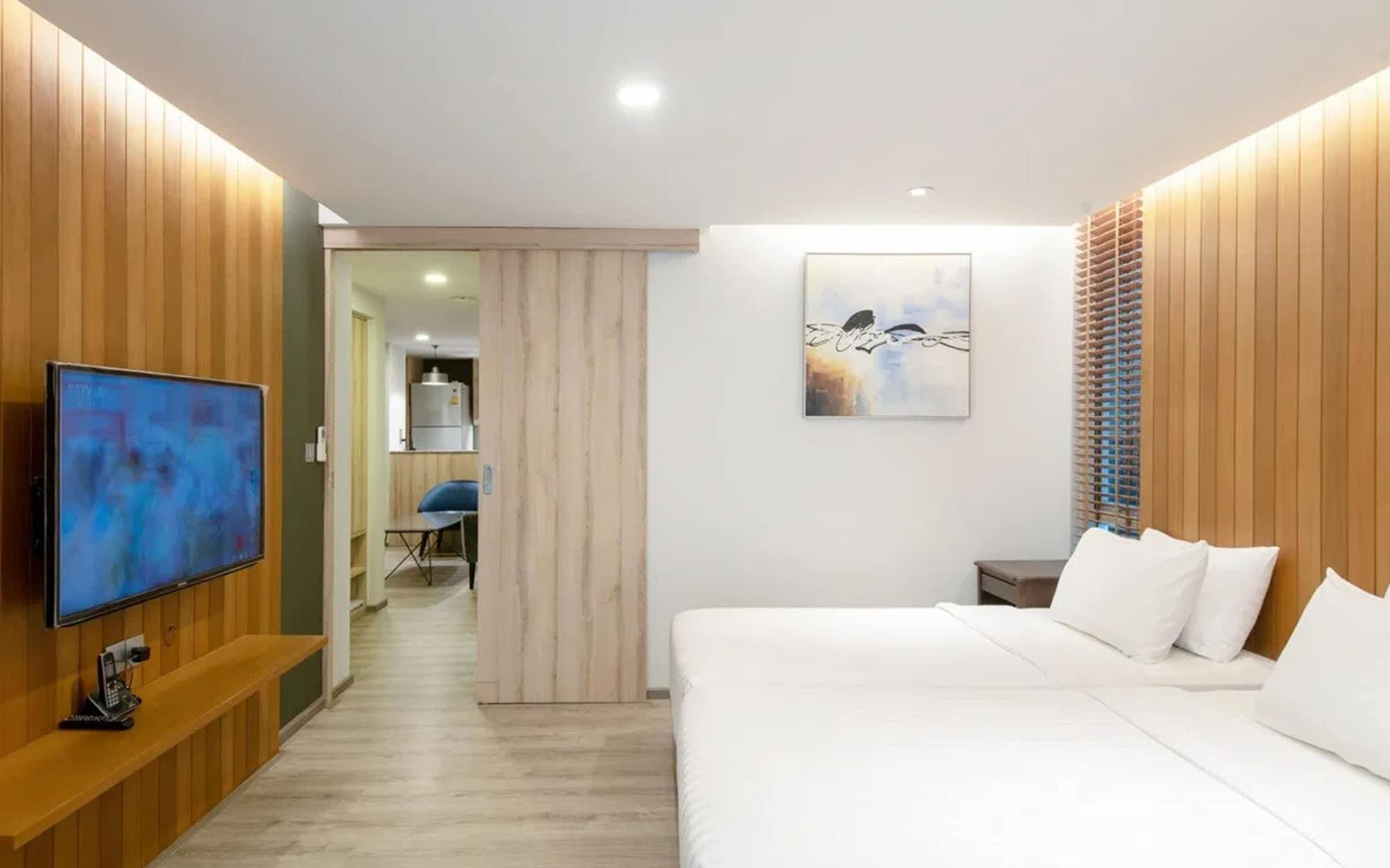 The Residence Rajtaevee Hotel Bangkok Exterior photo