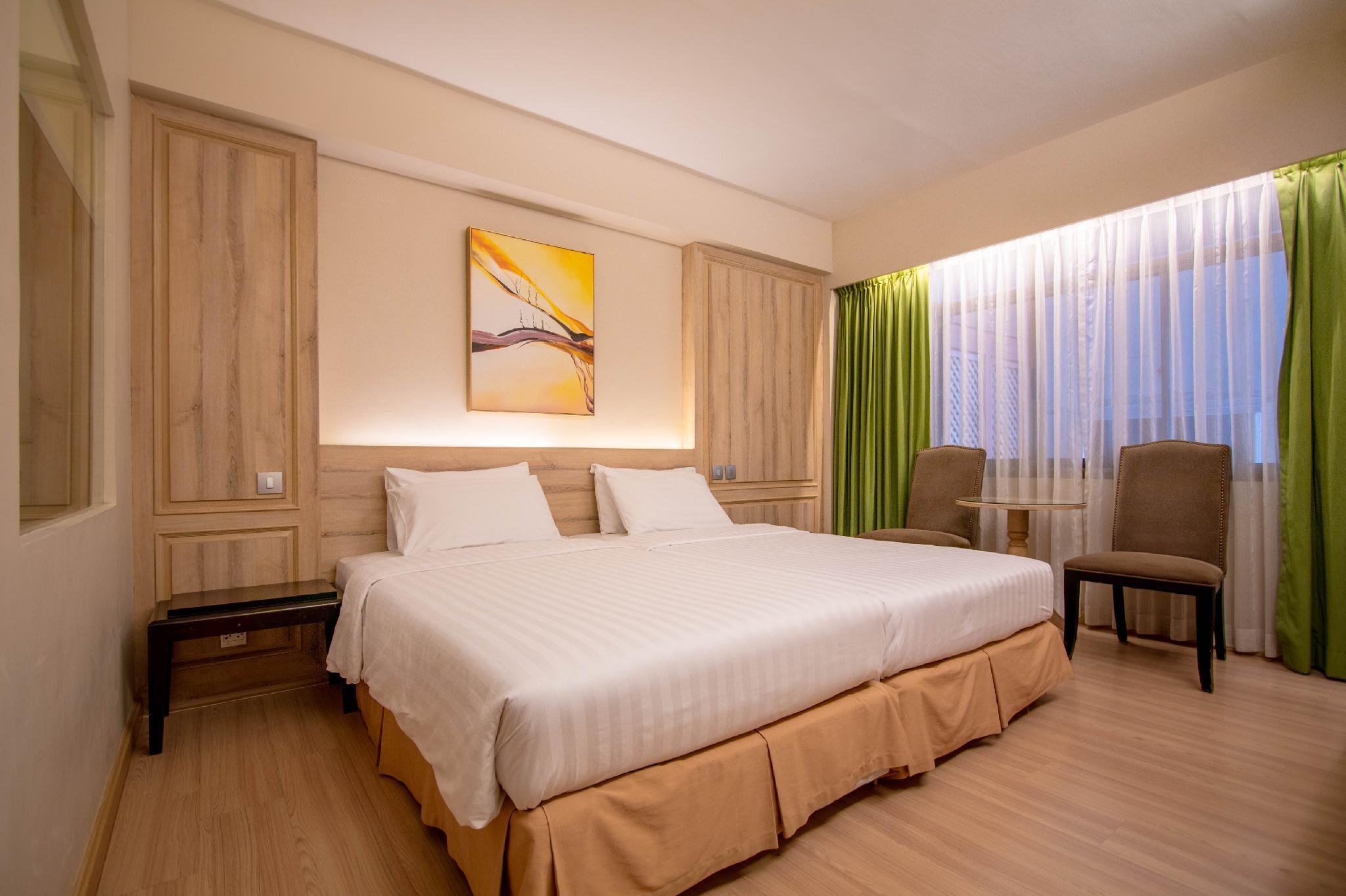 The Residence Rajtaevee Hotel Bangkok Exterior photo