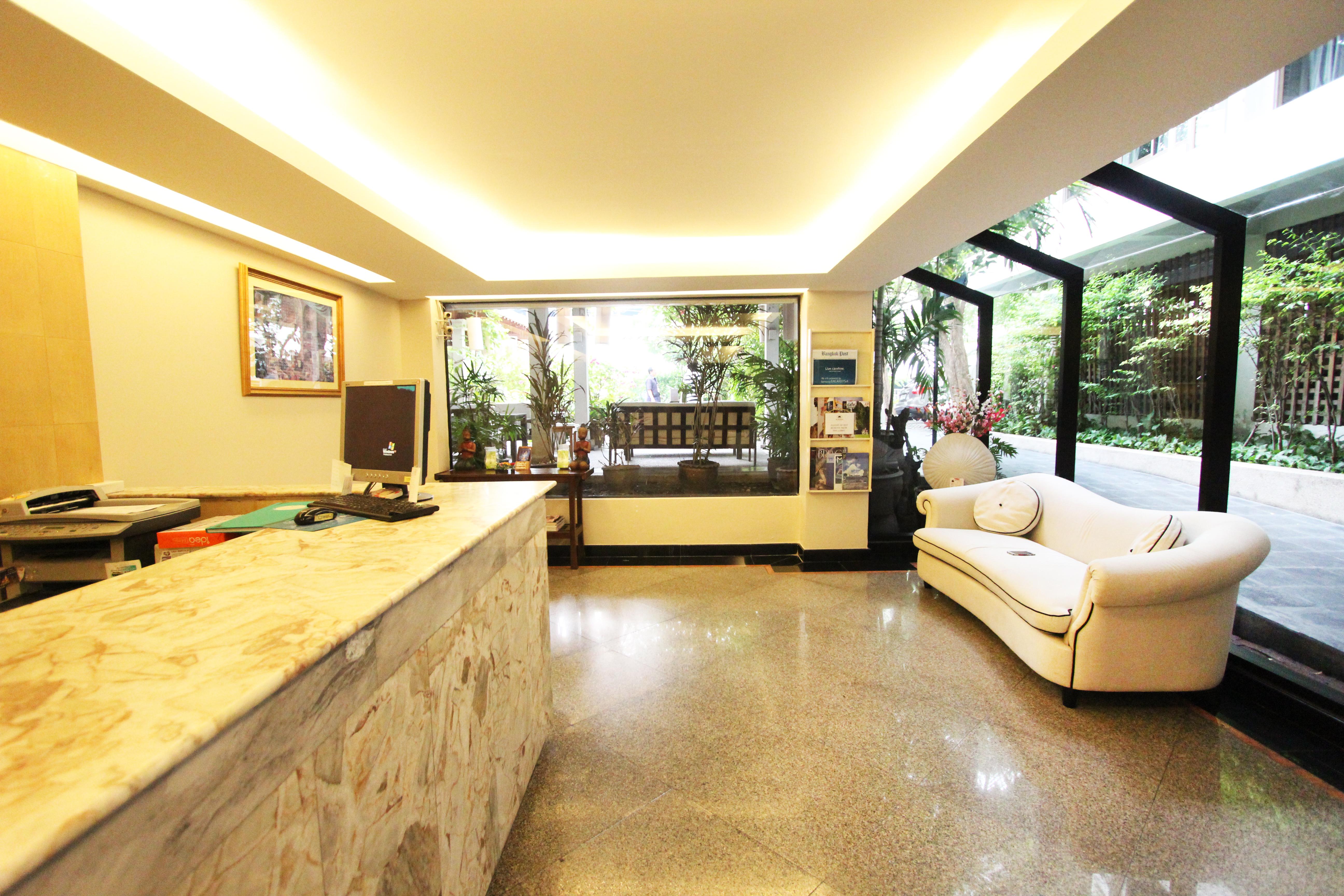 The Residence Rajtaevee Hotel Bangkok Exterior photo