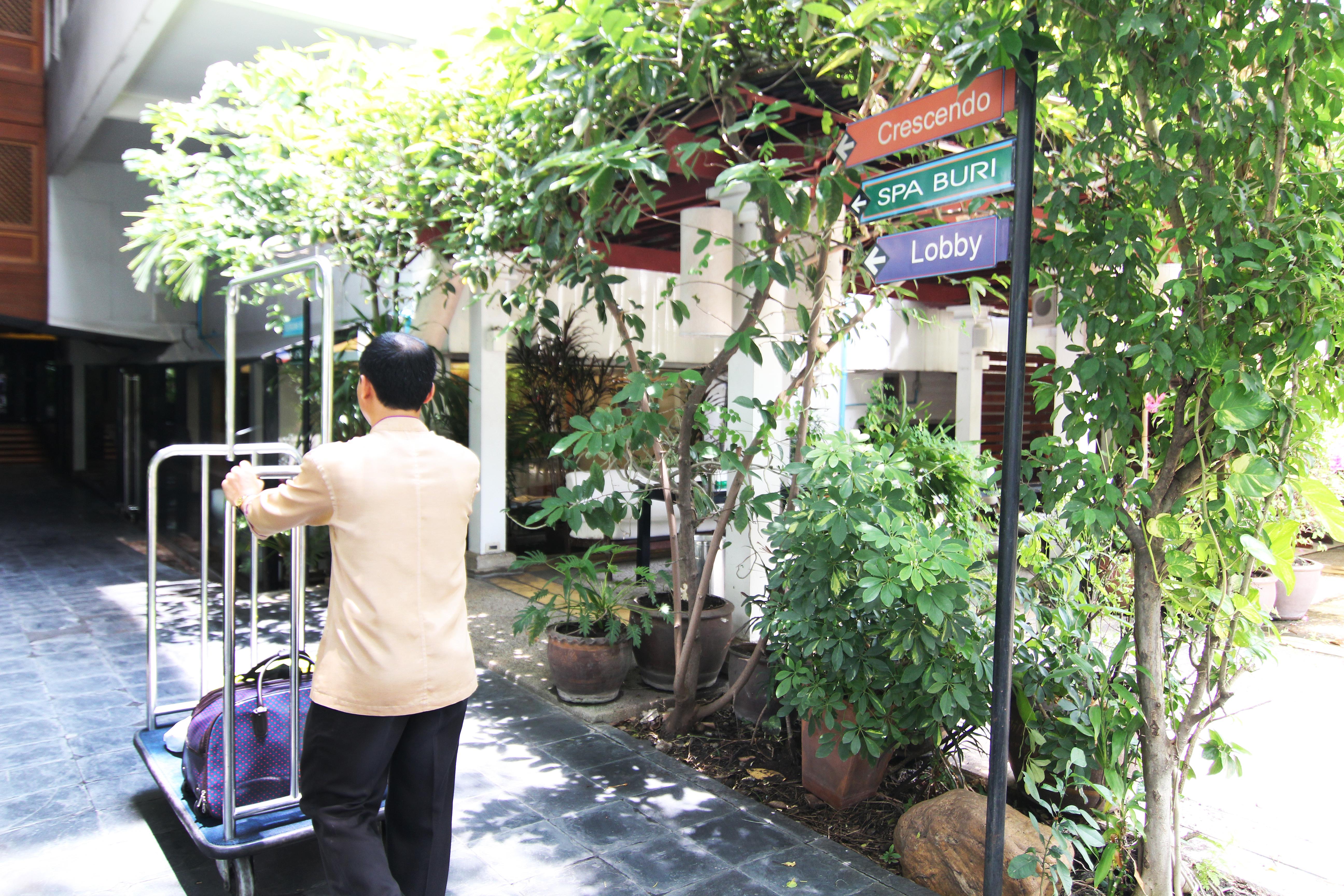 The Residence Rajtaevee Hotel Bangkok Exterior photo